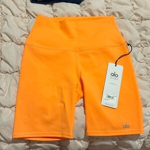 NWT alo shorts